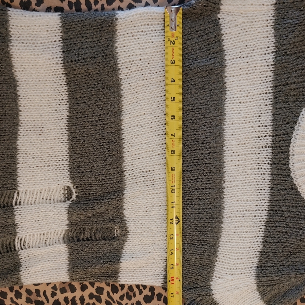 Distressed striped sweater - Picture 11 of 12